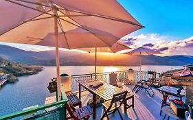La terrazza sul lago