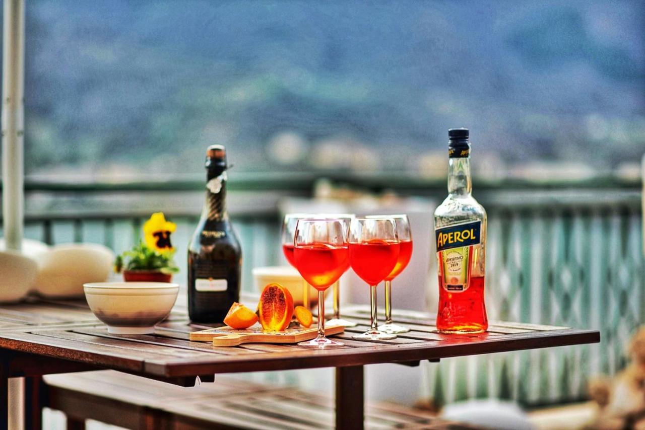 La terrazza sul lago Castel di Tora Esterno foto