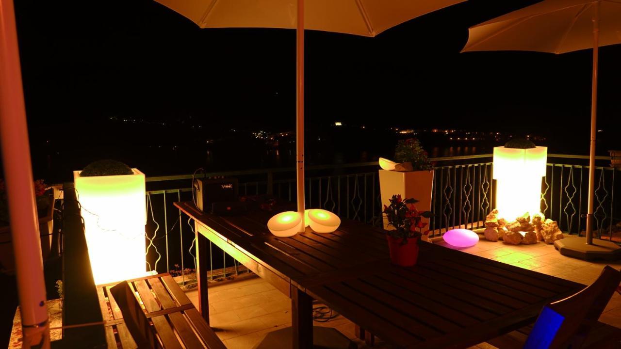 La terrazza sul lago Castel di Tora Esterno foto