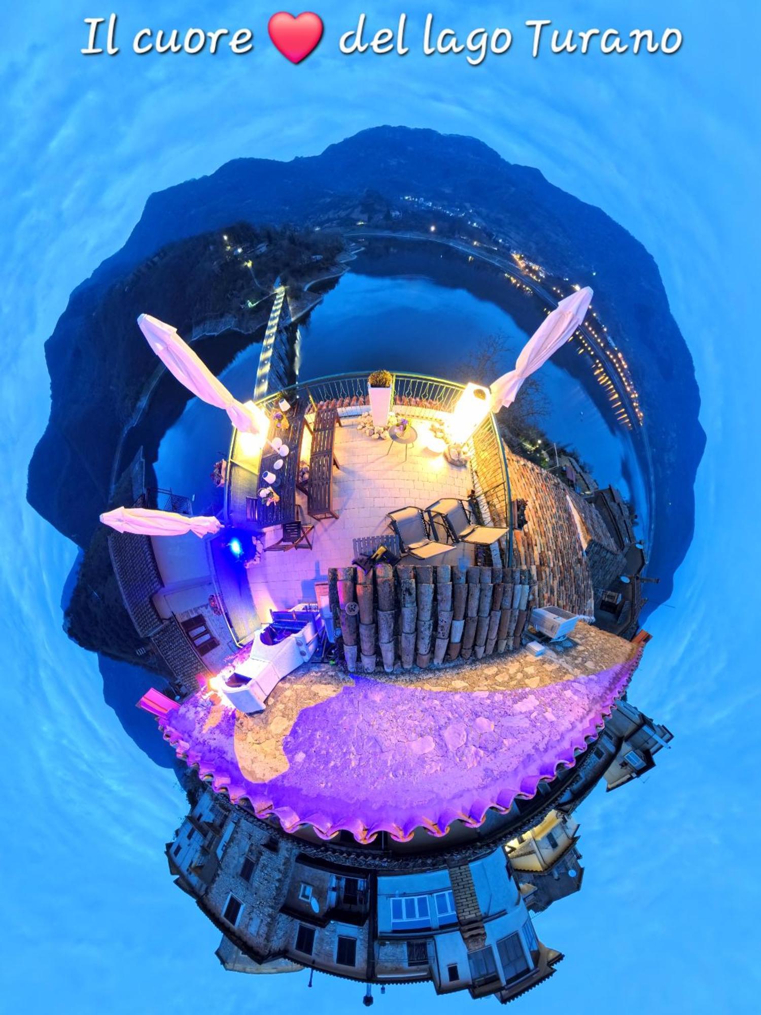 La terrazza sul lago Castel di Tora Esterno foto